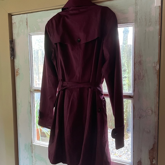 Banana republic trench coat. - Picture 3 of 3